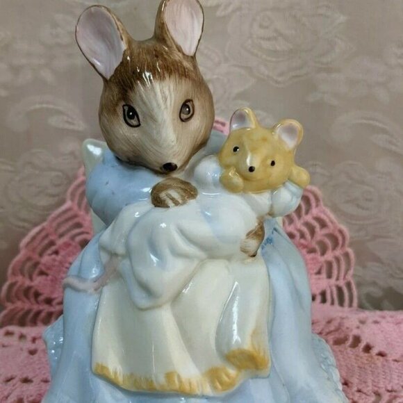 Schmid Hunca Munca Baby's First Christmas NIGHTLIGHT Beatrix Potter Mother Mouse - Picture 2 of 11